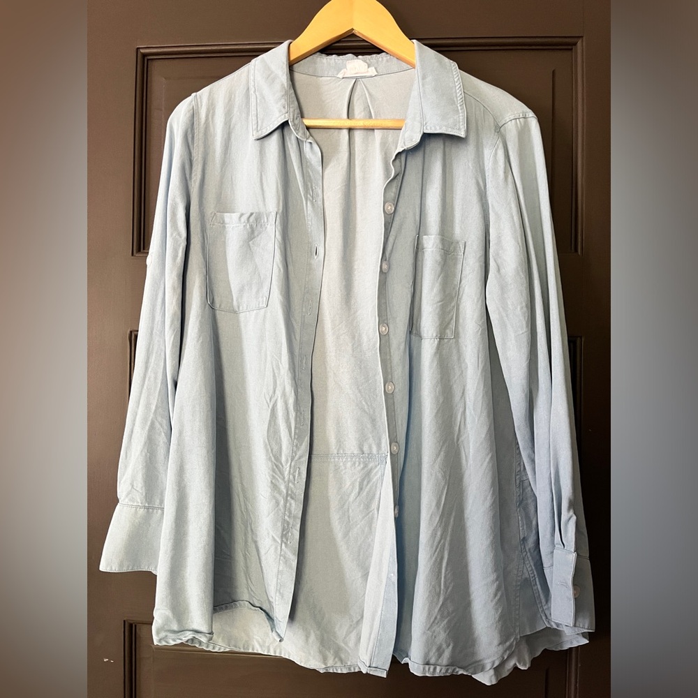 Ingrid & Isabel blue button down shirt size S VGUC